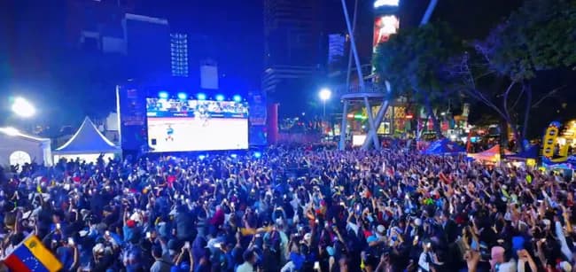 【朗報】ベネズエラの優勝決定時の街の様子、マジでワールドカップ並