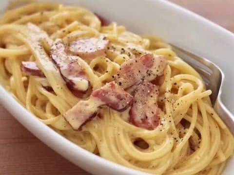 (ヽ´ん`)「うんめえカルボナーラ！！この量でたらふく食ってたったの300円」