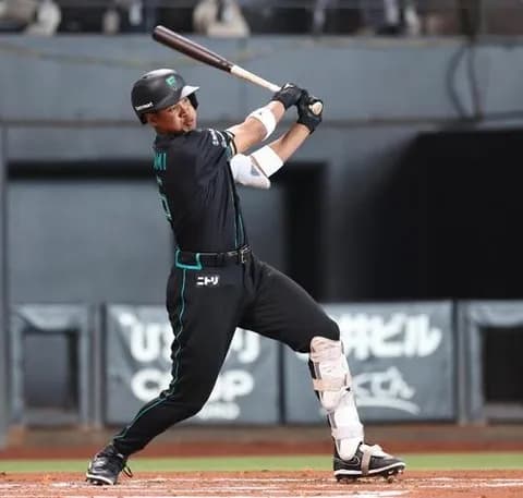 【日本ハム】１軍合流したばかりの万波中正　第１打席で右前打