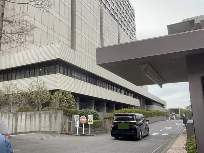 A子さん「ジャンポケ斎藤の舌が侵入してこないように歯や唇で防ごうとしたけど入ってきた」