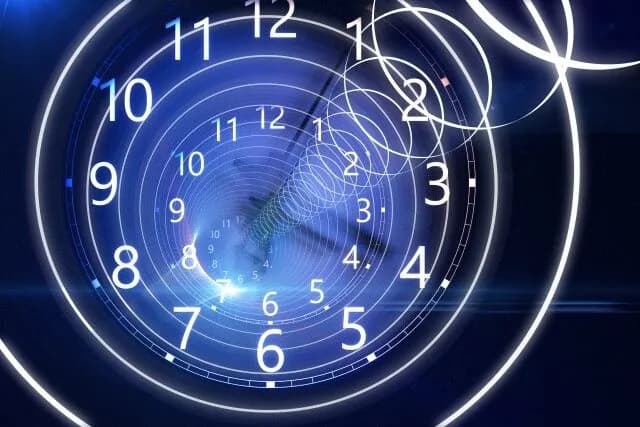 タイムトラベルで歴史を変えると「自分の歴史が変わる」「別の世界ができる」 ←どっち？