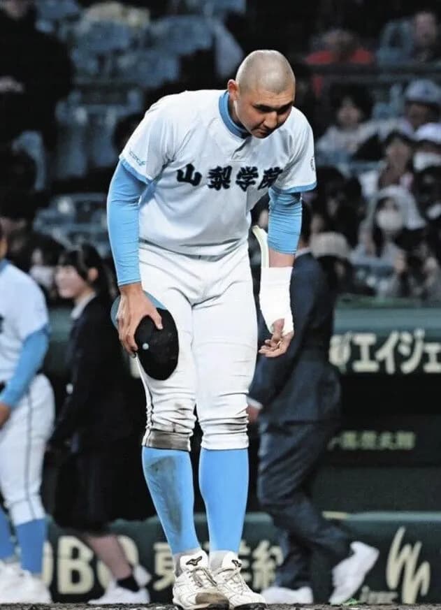 【悲報】194センチの二刀流、プロ注目の山梨学院の菰田君（3年）左手首を骨折