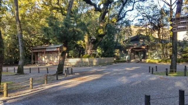 名古屋に旅行行くんやが熱田神宮って楽しめるんか？