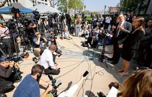 【悲報】女性「SNS依存症になったからメタ社とGoogle社は9億円払え」←成立へ