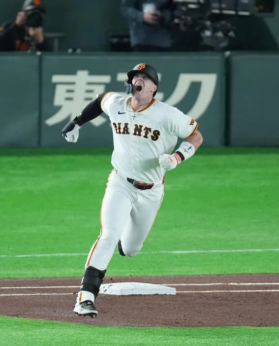 里崎、キャベッジ盗塁失敗で松本剛に苦言「右打者ならスタート見てすぐ『アウト』と分かるはず」