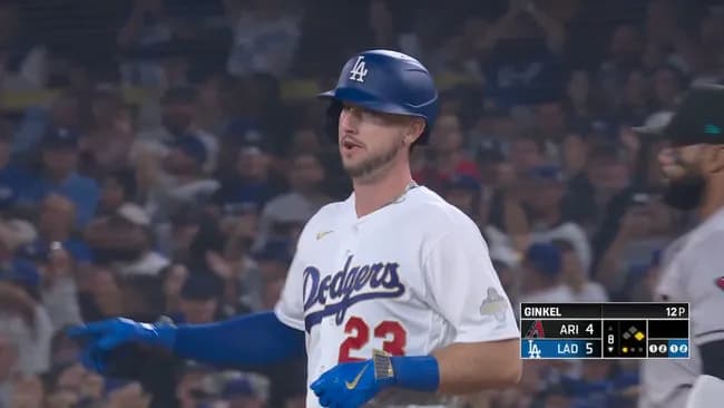 ドジャース、8回裏1アウト三塁からタッカーのタイムリーで勝ち越し！！！！！！！！！