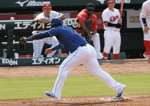 【悲報】OP戦4本塁打の中日サノーさん、打率.000(11-0)、タイムリーエラーwww