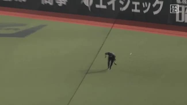 【ソフトバンク対日本ハム3回戦】日本ハム・万波、後逸…