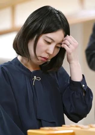 【悲報】女流史上最強棋士、一般男性4段に全敗で不合格ｗｗｗｗｗｗｗｗｗｗｗ