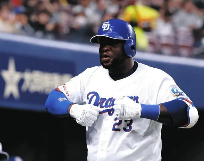 【悲報】チュニドラOP戦4本塁打のサノー11打席ノーヒット守ってはタイムリーエラー