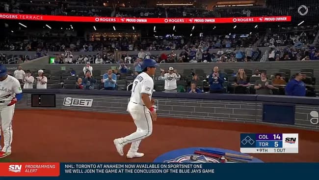 岡本和真、2戦連発2号ソロ　ビデオ判定で覆る…日米通算250号、本拠地大歓声