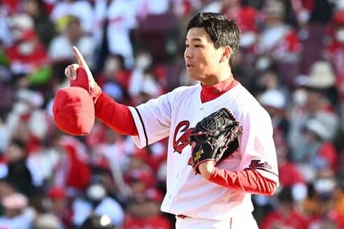 栗林良吏(広)プロ初先発初完封←これを抑えに起用してたヤツｗｗｗｗｗｗｗ