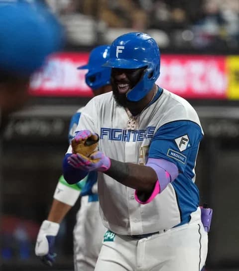 【日本ハム】突然の代打に騒然…これマジで何かあっただろ