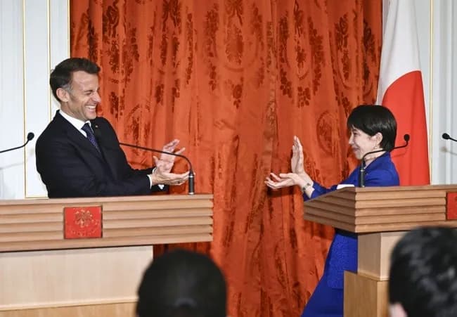 日仏首脳が「かめはめ波～！」鳥山明氏ファンのマクロン大統領も笑顔ｗｗｗｗｗｗ