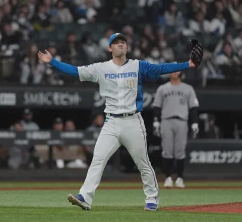 【日本ハム】福谷浩司が無失点で締めガッツポーズ！｜ロッテ戦｜反応まとめ｜4/2