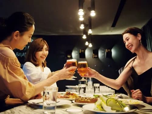 【画像】おばさんだらけの女子会、ガチでキツすぎるｗｗｗｗｗｗｗｗｗｗ