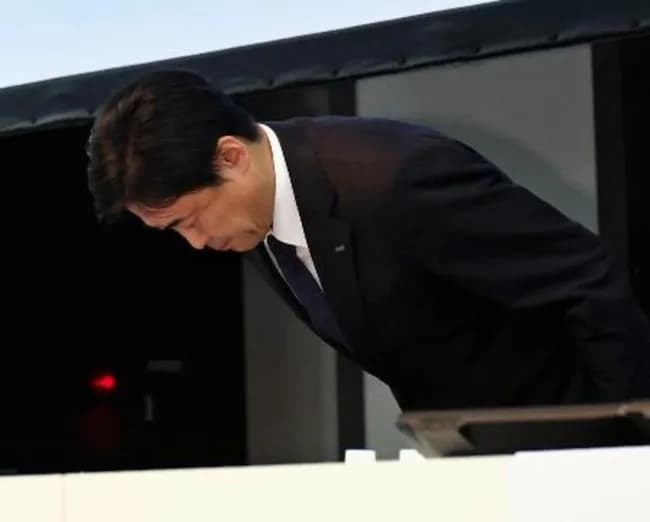 【悲報】KDDI社長「全て子会社の2人の社員の責任です」　2400億円架空計上を認める