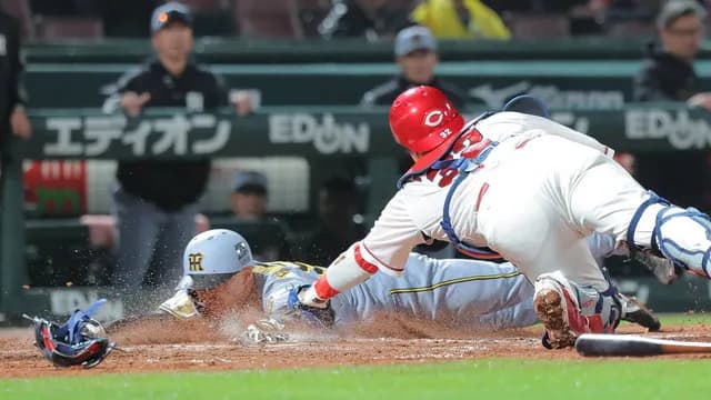 カープ阪神戦で誤審。石原は三振アピールもファール判定→中野に同点タイムリー
