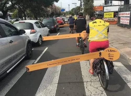 【動画】大型トラックさん、自転車の車道走行ルールのせいでとんでもないことになってしまうｗｗｗｗｗｗｗｗｗｗ