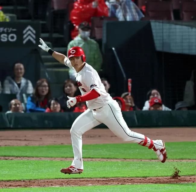 【悲報】広島ドラ1佐々木「小学校には中日ユニで通ってました」wwwwwwwwwwwwwwwwwwww