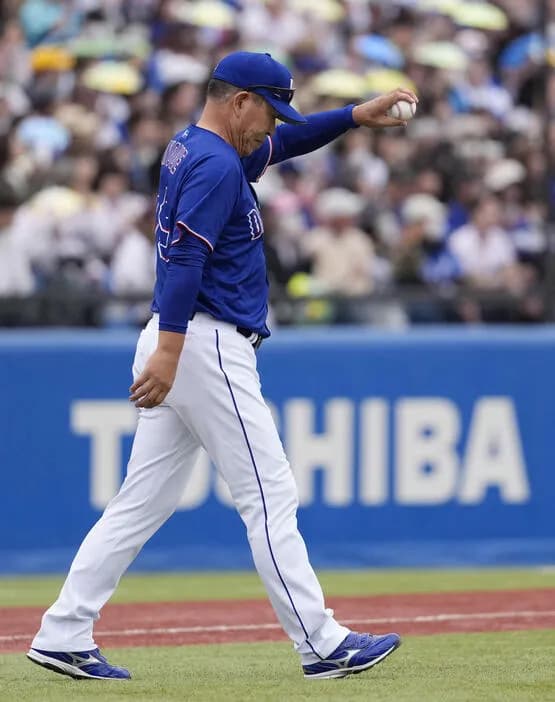 【悲報】中日・井上監督「ピッチングコーチが『斎藤も絶好調です』って言うから使った」