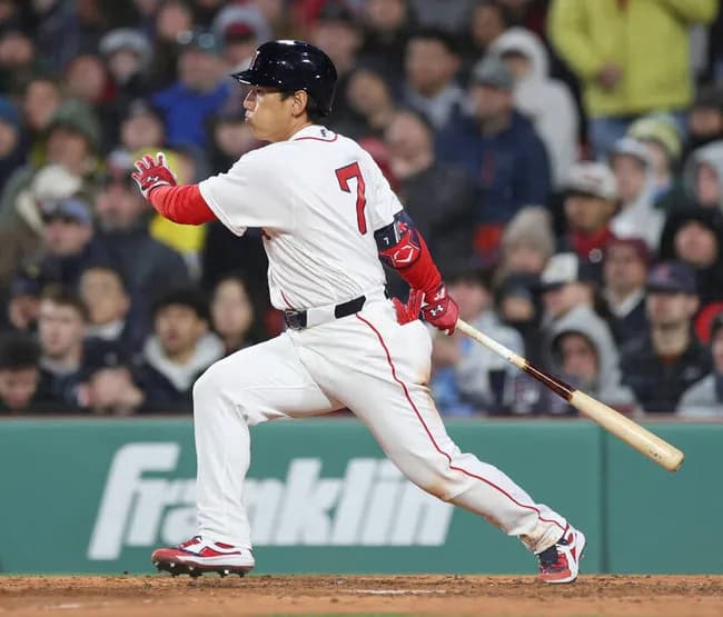 【朗報】吉田正尚　出塁率.500 OPS.875 ←率直な感想