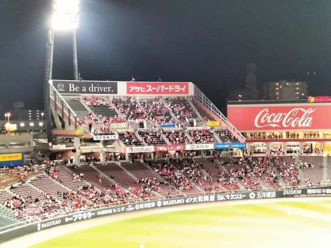 【悲報】昨日の広島vs巨人戦、振替でもないのに想像以上にガラガラ