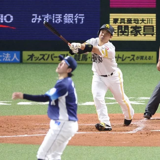 近藤健介(ソ) .302(43-13) 4本 11打点 11四球 OPS.1.098