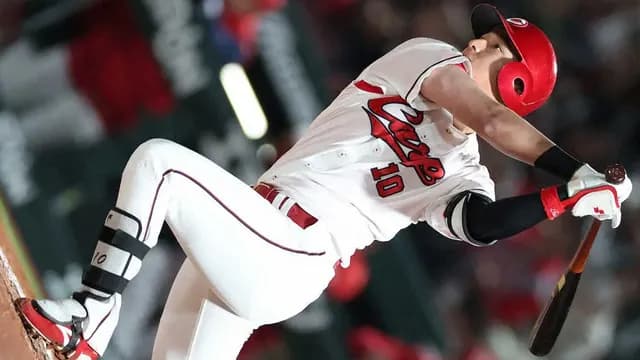 カープ佐々木泰(4番固定) .200 1本 2打点 OPS.538