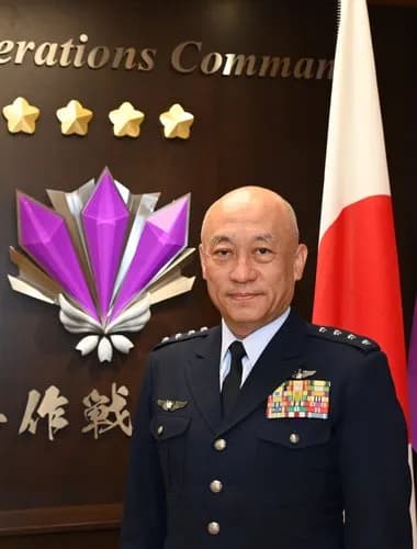【悲報】今の自衛隊の最高司令官さん、見た目がヤバすぎるｗｗｗｗｗｗｗｗｗｗ