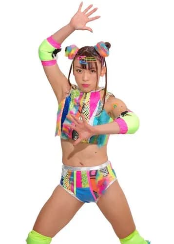 【悲報】フワちゃんさん、プロレスのリング上で正座させられてしまうｗｗｗｗｗｗｗｗｗｗ