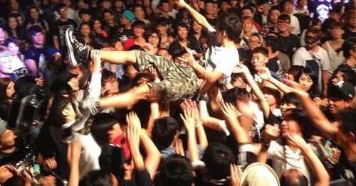 【画像】「ライブのモッシュで隙見てブン殴っても許されるんか？」ｗｗｗｗｗｗｗｗｗｗ