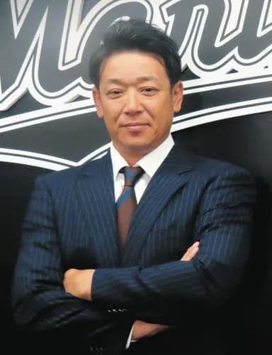 【悲報】ロッテのサブロー監督さん、ガムクチャしながら年上コーチの胸ぐらを掴んでしまうｗｗｗｗｗｗｗｗｗｗ