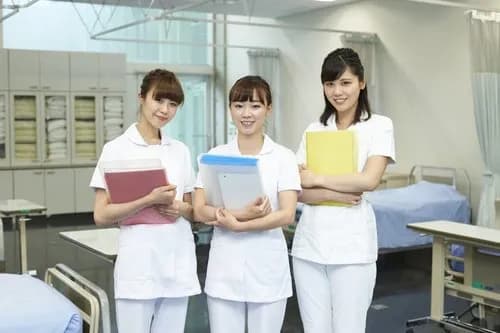 【悲報】最高裁さん「孫は看護学校あきらめて祖父母の面倒を見ろ」→生活保護打ち切りへ・・・・・・・・・