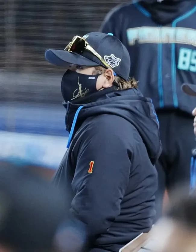 新庄監督「しっかり練習させます」　日本ハムは5失策でロッテに逆転負け　12球団最多17失策に