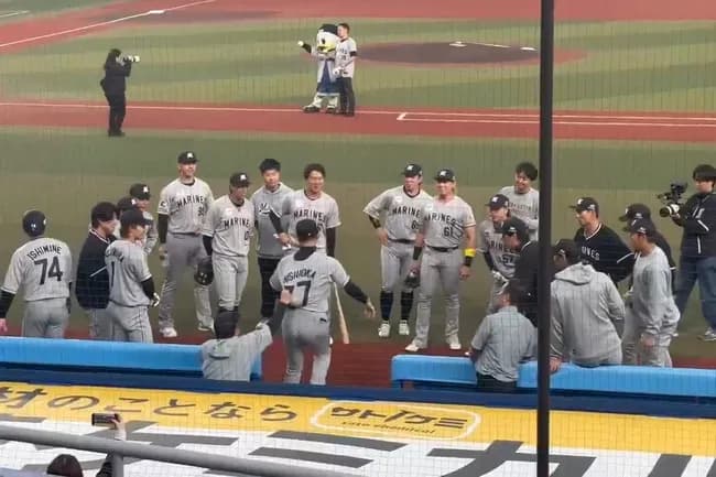 【ロッテ】円陣でサブロー黒木騒動をネタにして大爆笑