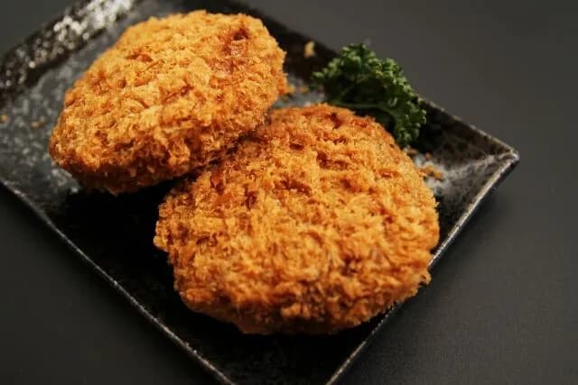 メンチカツ「揚げたハンバーグですｗ」←なんでこれで不味いんだよ