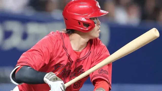 カープ小園(打率.125)「迷惑をかけていた」26打席ぶり安打がタイムリー2塁打