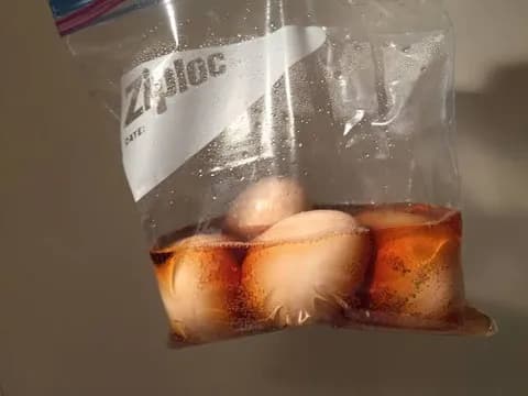 彡(^)(^)「（煮たまご）うん、よく漬かっててうまい」