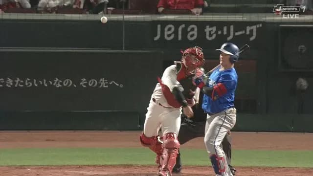 広島の捕手、ついに！やっと！ようやく！今シーズン初めて盗塁阻止ｗｗｗｗ