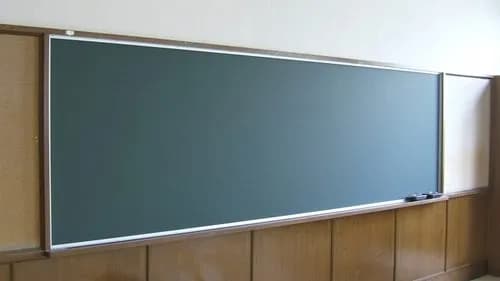 【悲報】3大実際にはない学校の描写「チョークを投げる先生」「バケツを持って立たされる」ｗｗｗｗｗｗｗｗｗｗ
