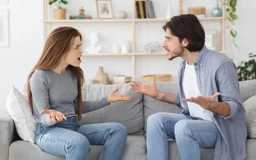 【悲報】女さん「1人の彼氏に依存して迷惑かけるより複数の男作った方がよくね？」ｗｗｗｗｗｗｗｗｗｗ