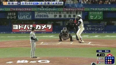 【ヤクルト対巨人5回戦】ヤクルト、7回裏2アウト満塁からサンタナが押し出し四球を選び1点差に詰め寄る！！！！！！！！！！！