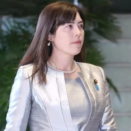 【悲報】小野田紀美さん「ワイの母は顔・身長・IQ・歯と目の良さで父を選んだんや」・・・・・・・・・