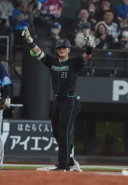 【日本ハム】清宮幸太郎、2点適時三塁打「守備、守備って煽られたんで…」｜西武戦｜打った瞬間の反応まとめ｜4/18