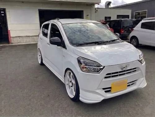 【朗報】130万円の新車軽自動車さん、バイクより安くてカッコよすぎるｗｗｗｗｗｗｗｗｗｗ