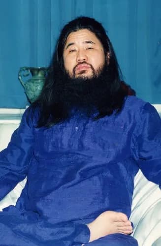 【悲報】麻原彰晃さん、当時ガチで人気がありすぎた・・・・・・・・・