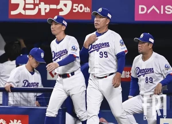 中日・井上監督に「シーズン途中解任論」浮上…　球団は嶋ヘッドに期待か