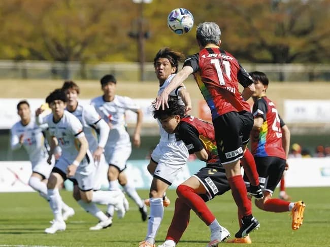 【朗報】三浦カズ、ヘディングシュートｗｗｗｗｗｗｗｗｗ