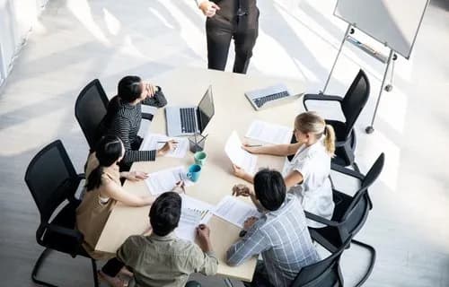 【悲報】ワイのおじさん、女子社員に使えるビジネス用語が一つも無くなってしまうｗｗｗｗｗｗｗｗｗｗ